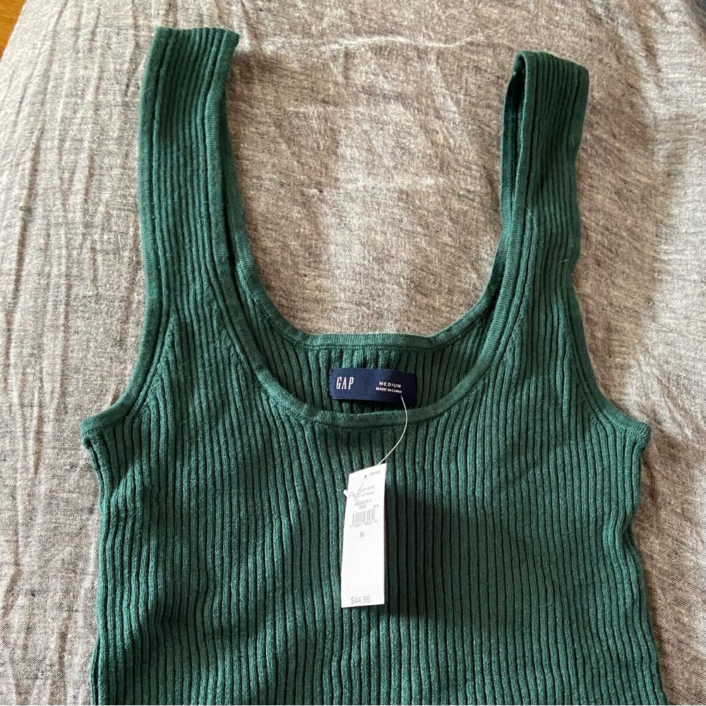 Gap women’s size M tank wool based